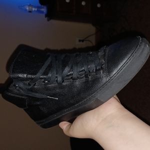 Balenciagas Arenas All Black